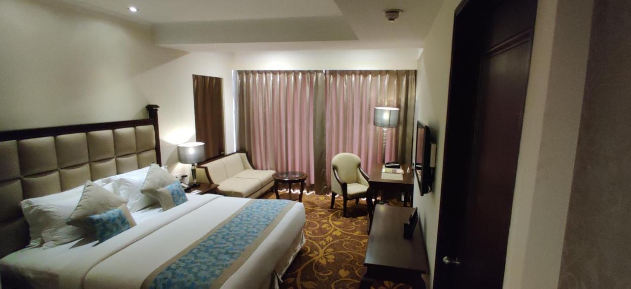 Country Inn & Suites By Radisson, Bathinda Buitenkant foto