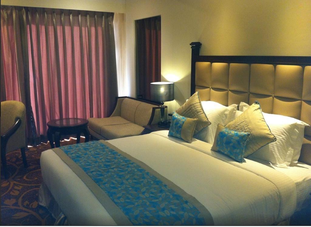Country Inn & Suites By Radisson, Bathinda Buitenkant foto