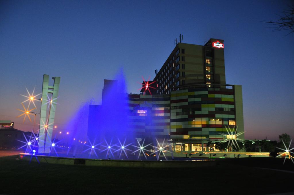 Country Inn & Suites By Radisson, Bathinda Buitenkant foto