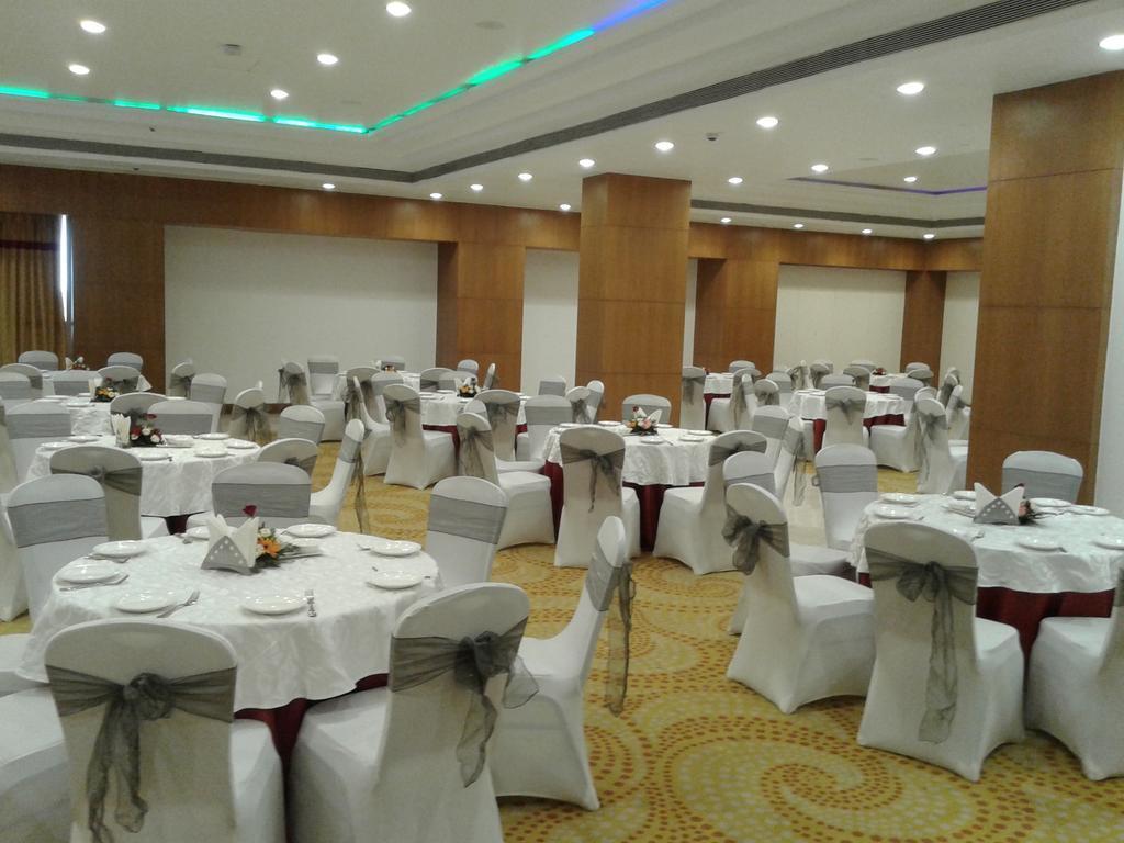 Country Inn & Suites By Radisson, Bathinda Buitenkant foto