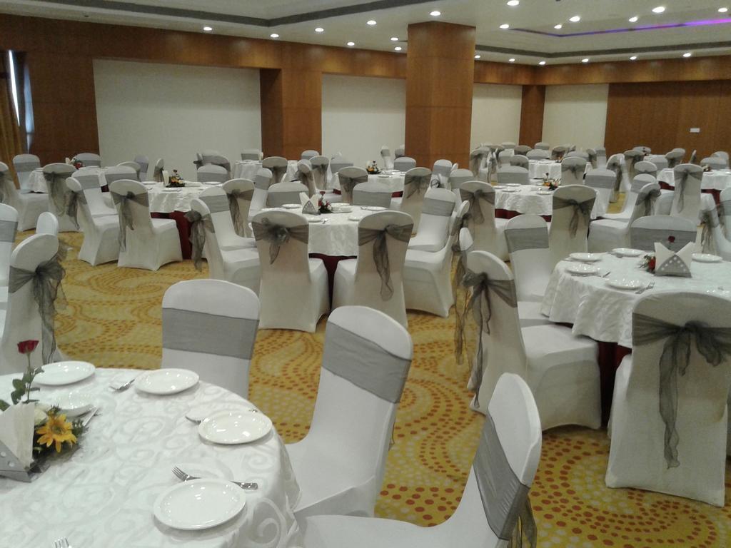 Country Inn & Suites By Radisson, Bathinda Buitenkant foto
