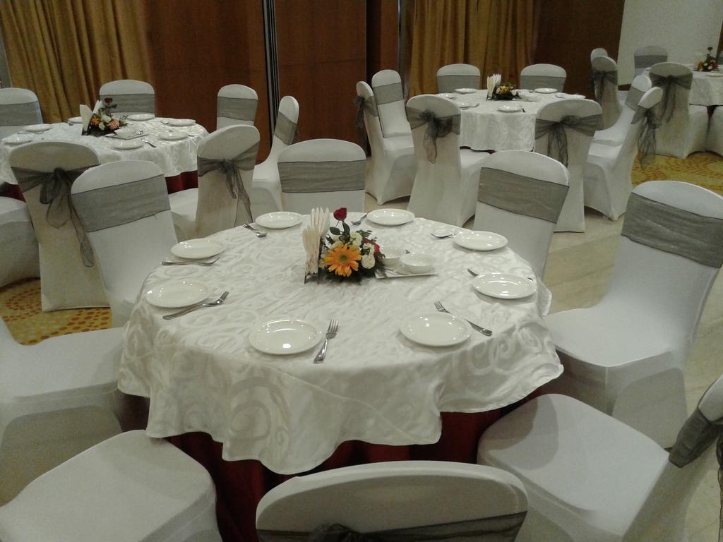 Country Inn & Suites By Radisson, Bathinda Buitenkant foto