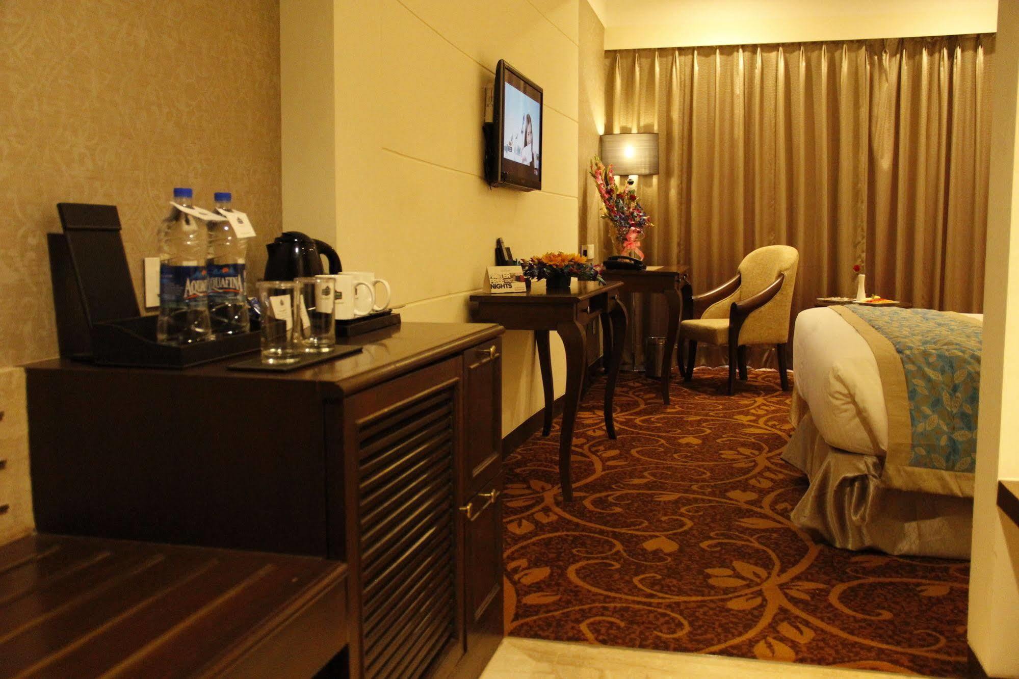 Country Inn & Suites By Radisson, Bathinda Buitenkant foto