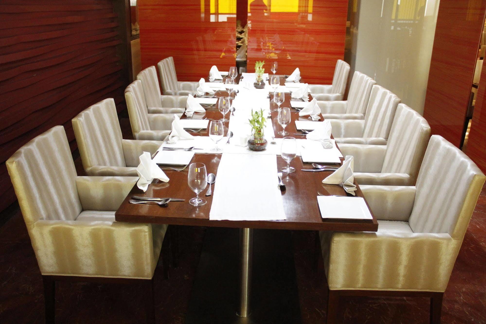Country Inn & Suites By Radisson, Bathinda Buitenkant foto
