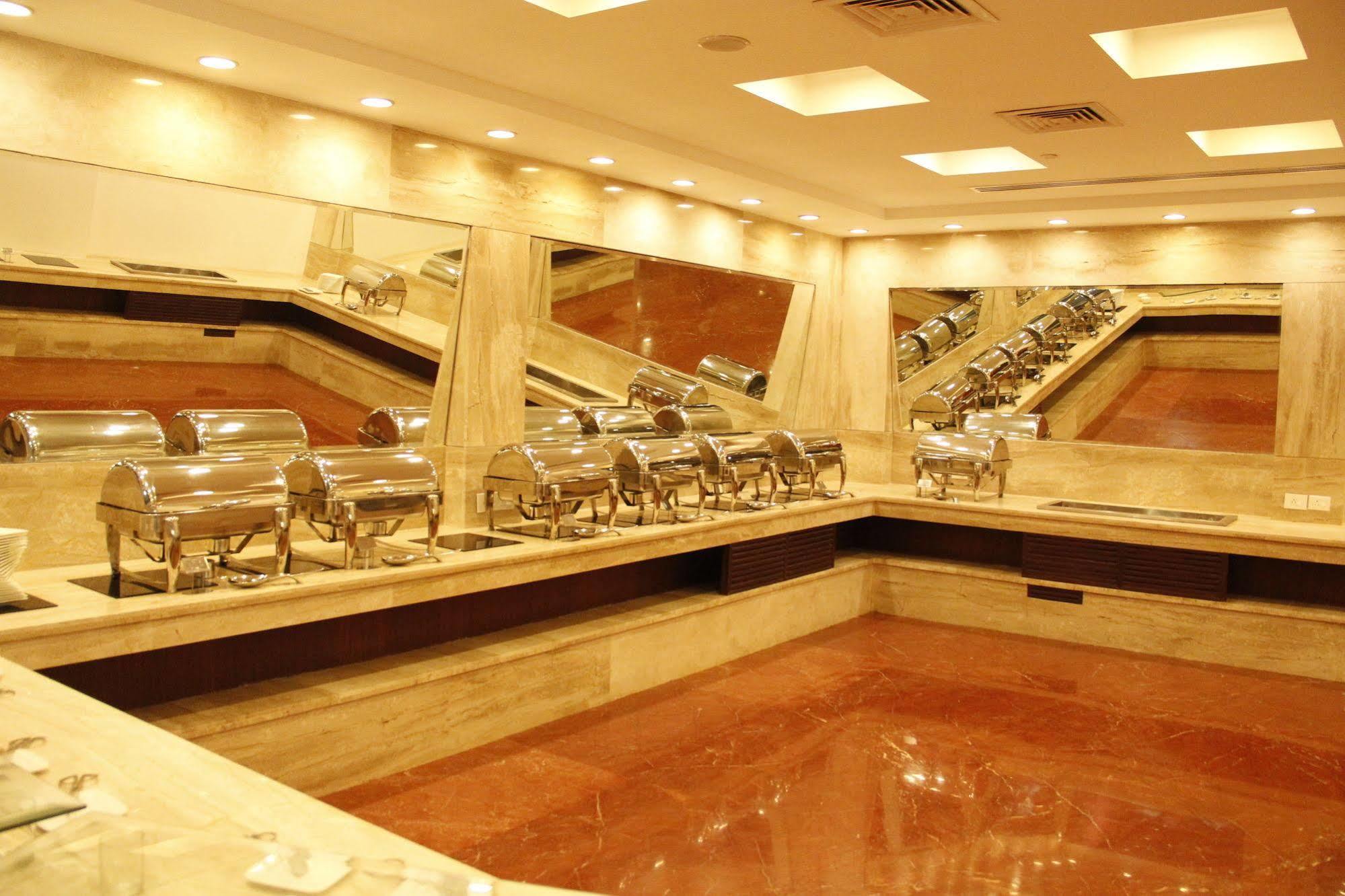 Country Inn & Suites By Radisson, Bathinda Buitenkant foto