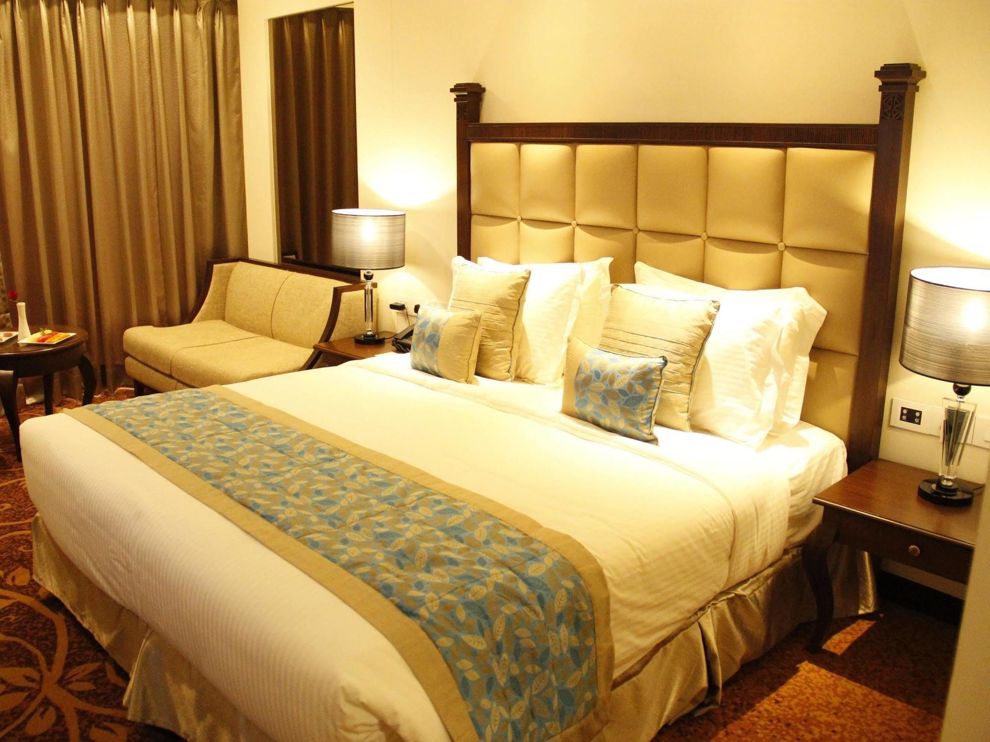 Country Inn & Suites By Radisson, Bathinda Buitenkant foto